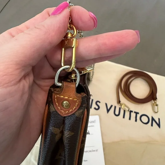 SOLD Louis Vuitton Eva in Classic Monogram - Picture 8 of 15